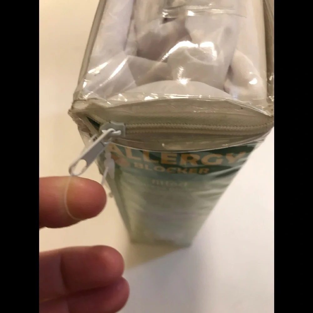 NWT King Allergy Blocker Mattress Protector t.